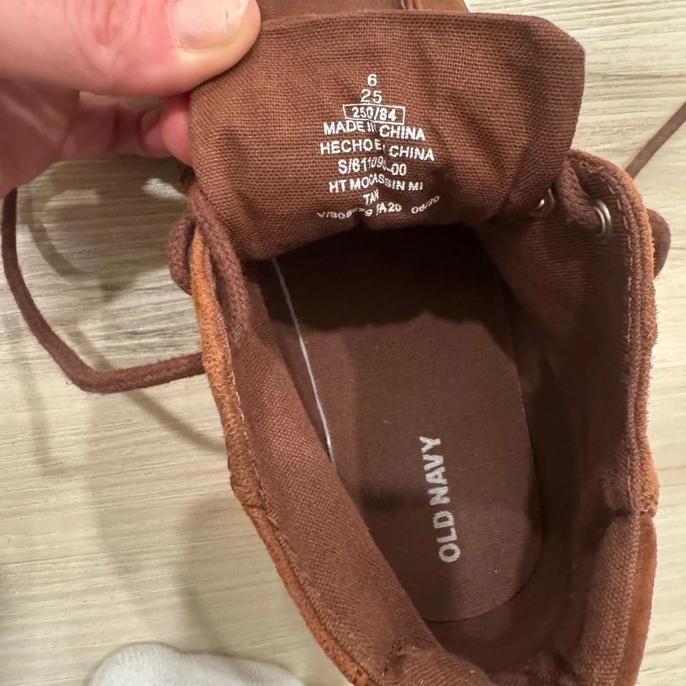 Old Navy Men's Brown High-Top Boat Shoes Size 6